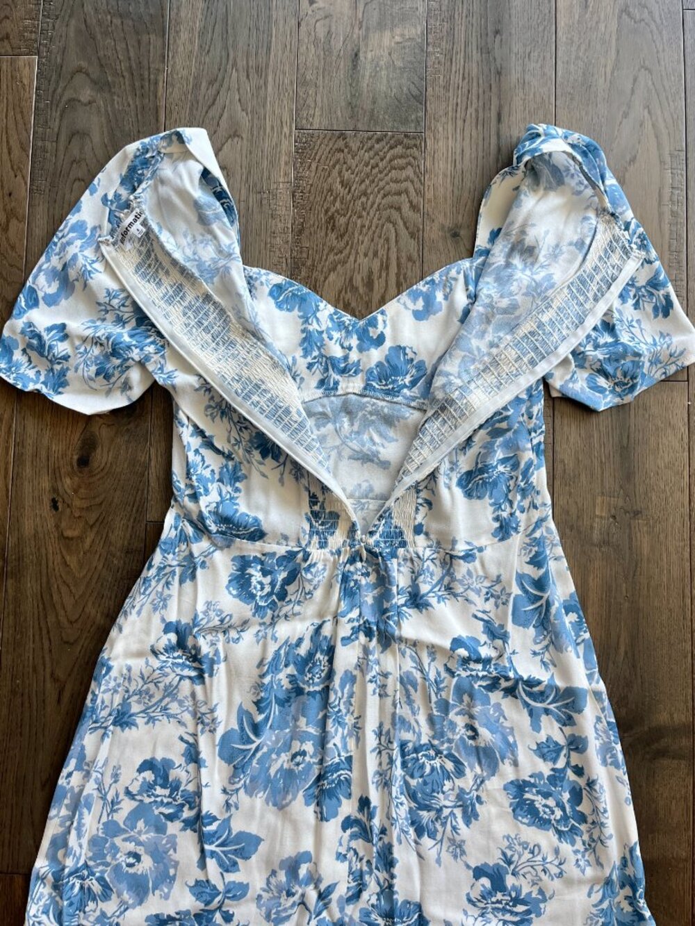 Reformation Brittney Floral Mini Dress Blue White Size 8 Short Puff Sleeve - Picture 6 of 8